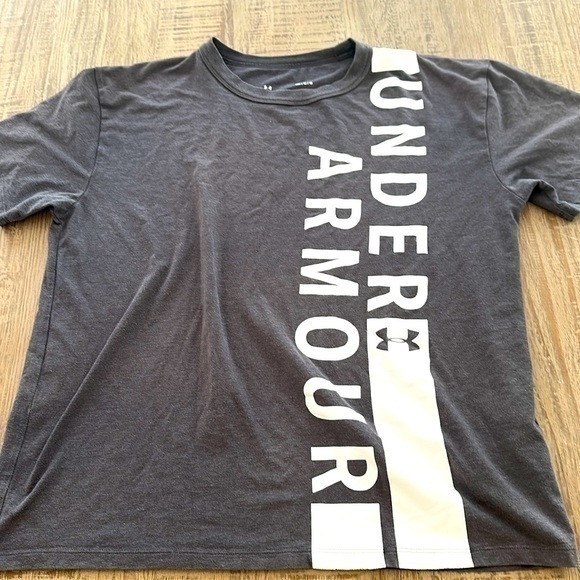 Under Armour Tops - Women’s Under Armour Graphic Girlfriend shirt sleeve tee shirt